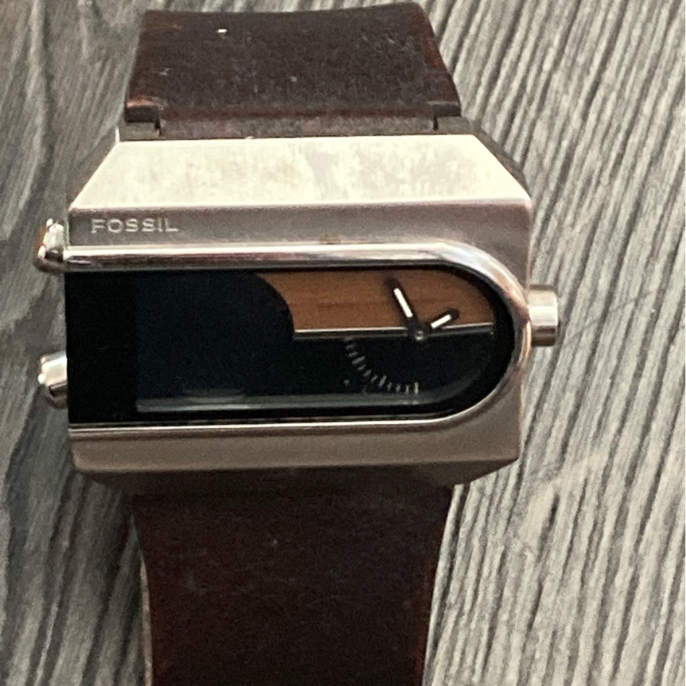 Woodgrain Fossil Watch (Digital & Analog)